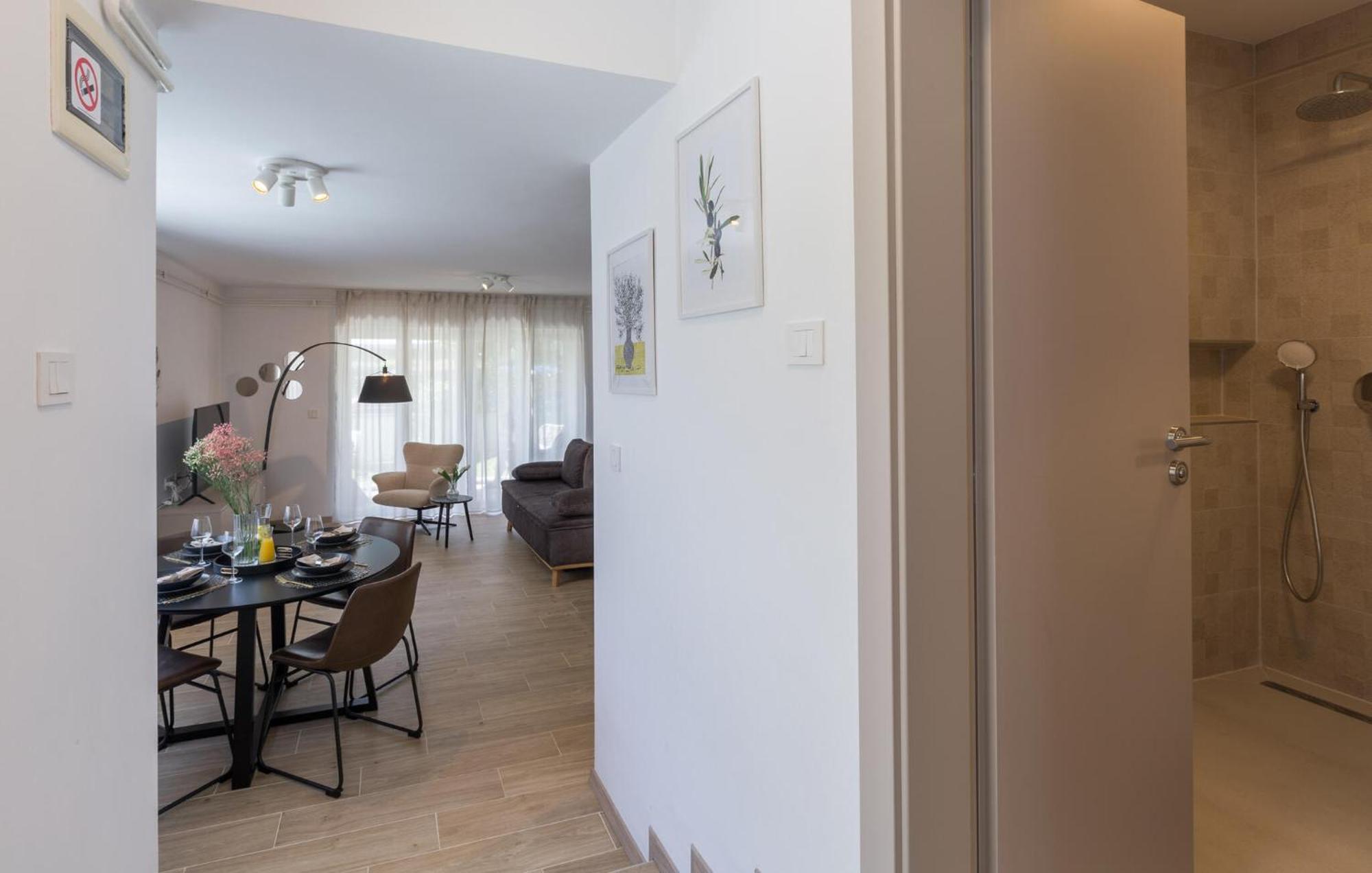 1 Bedroom Beautiful Apartment In Porec Exterior photo